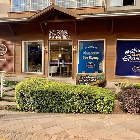 Eleganz Suites Грамаду Екстериор снимка