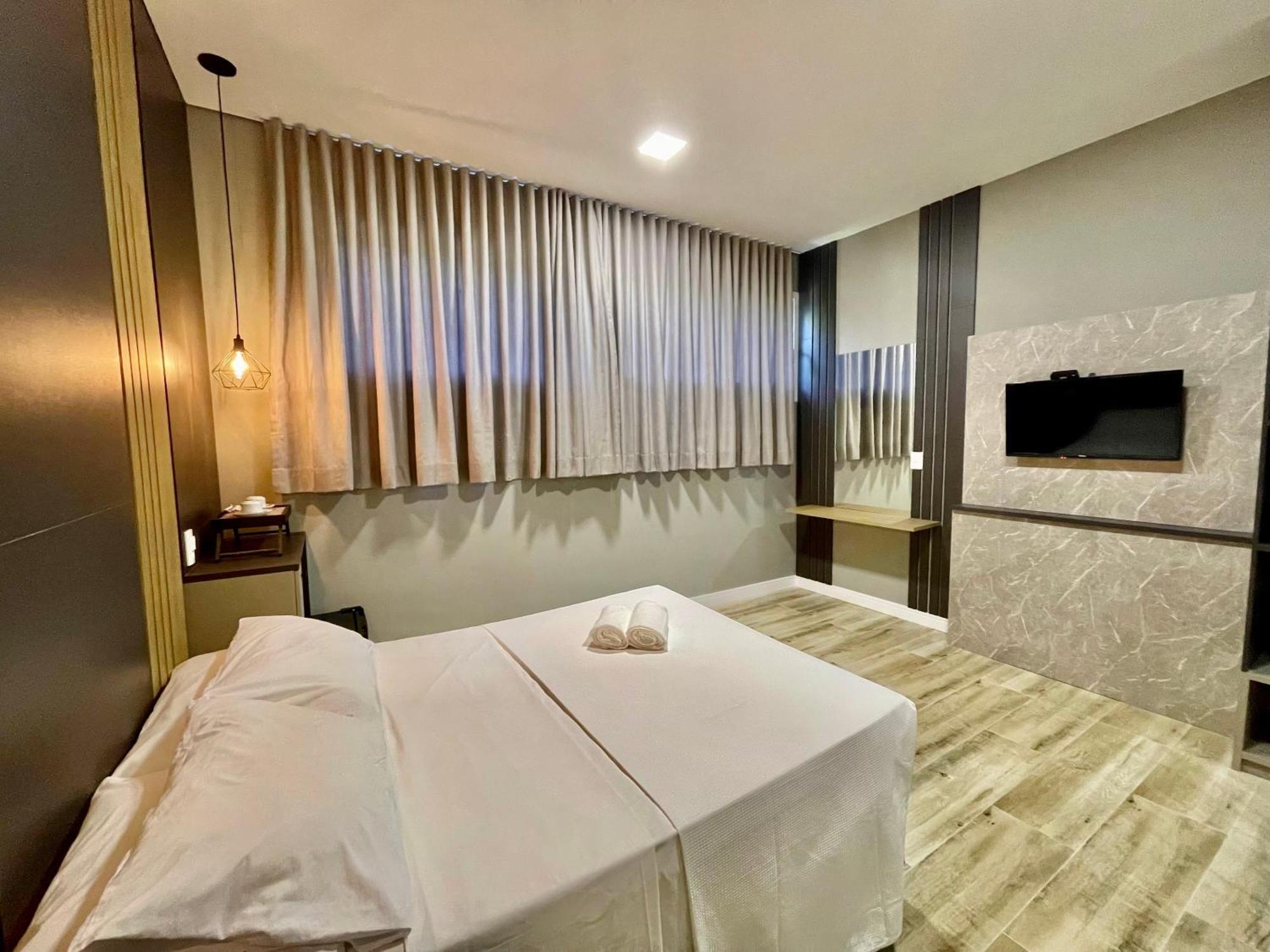 Eleganz Suites Грамаду Екстериор снимка
